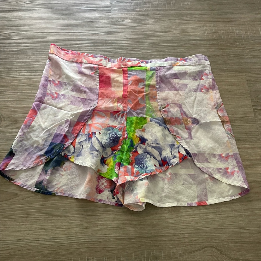 SUBOO 100% silk women short size 8 us